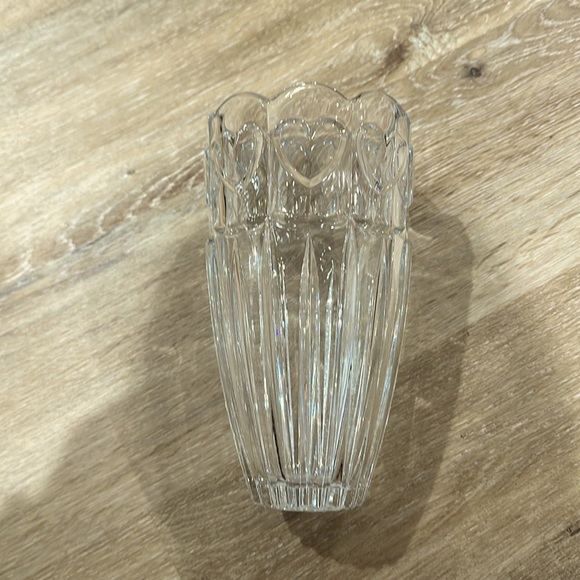Other - NWOT heavy duty glass vase with hearts around it